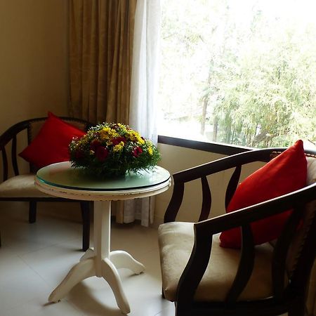 Hotel Highway Garden Kochi Dış mekan fotoğraf