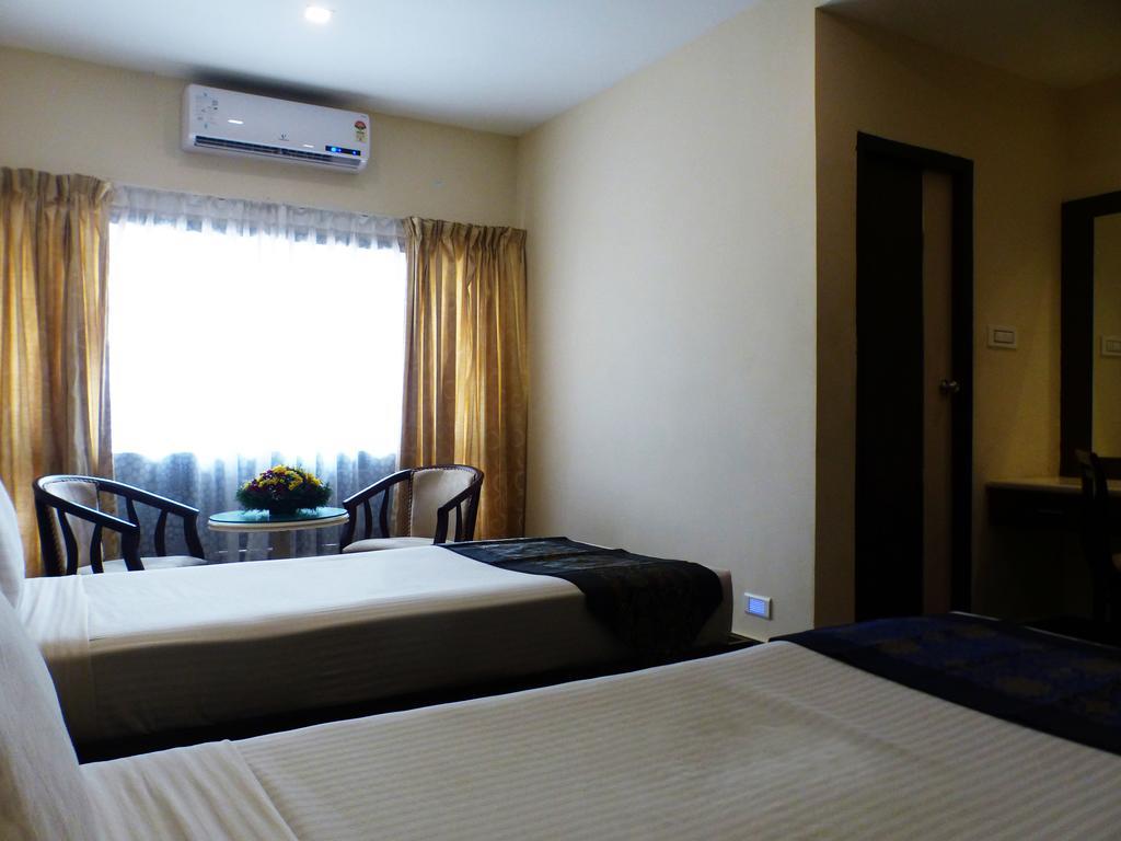 Hotel Highway Garden Kochi Dış mekan fotoğraf