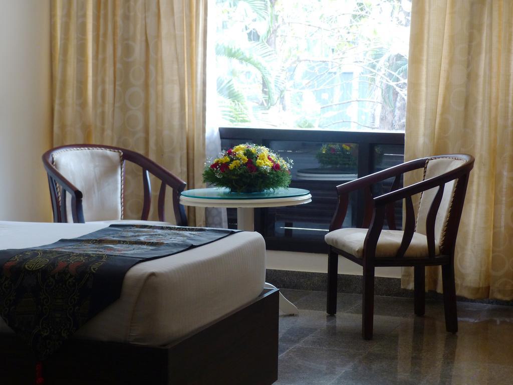 Hotel Highway Garden Kochi Dış mekan fotoğraf
