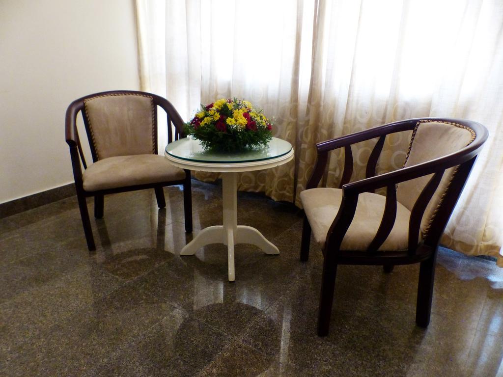 Hotel Highway Garden Kochi Dış mekan fotoğraf
